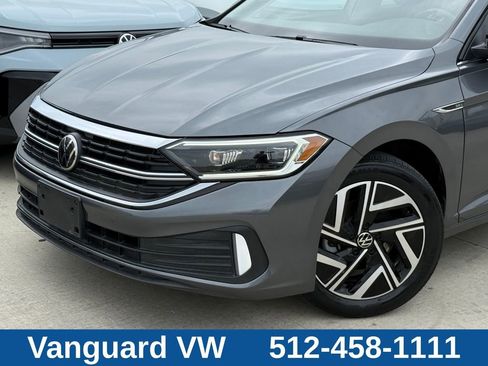 Used 2023 Volkswagen Jetta SEL FWD image 2