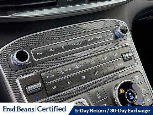 Certified 2022 Hyundai Santa Fe Limited image 17