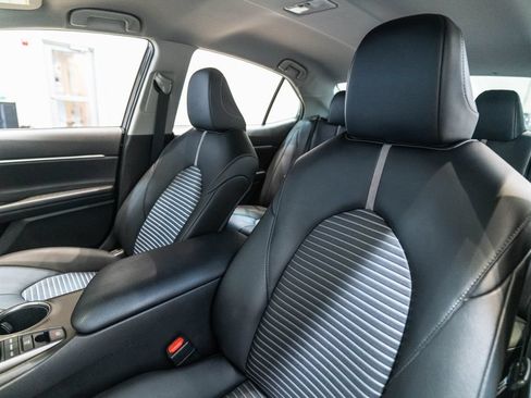 Used 2023 Toyota Camry SE AWD/4WD image 6