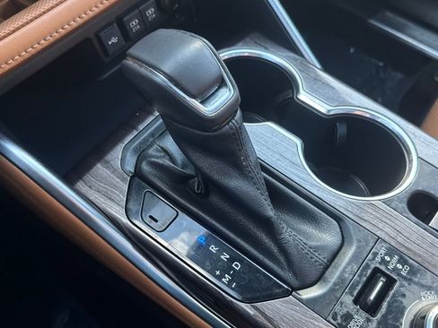 Used 2021 Toyota Highlander Platinum image 30