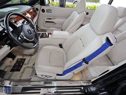 Used 2016 Rolls-Royce Dawn RWD image 14