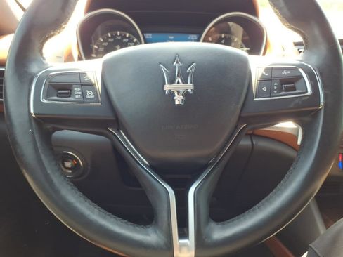 Used 2018 Maserati Levante S GranLusso AWD/4WD image 25