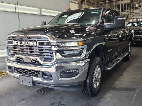 Used 2025 RAM 2500 Big Horn AWD/4WD image 9