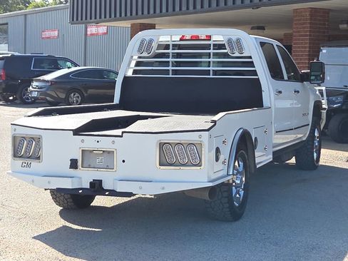 Used 2019 GMC Sierra 3500 Denali w/ Duramax Plus Package image 8