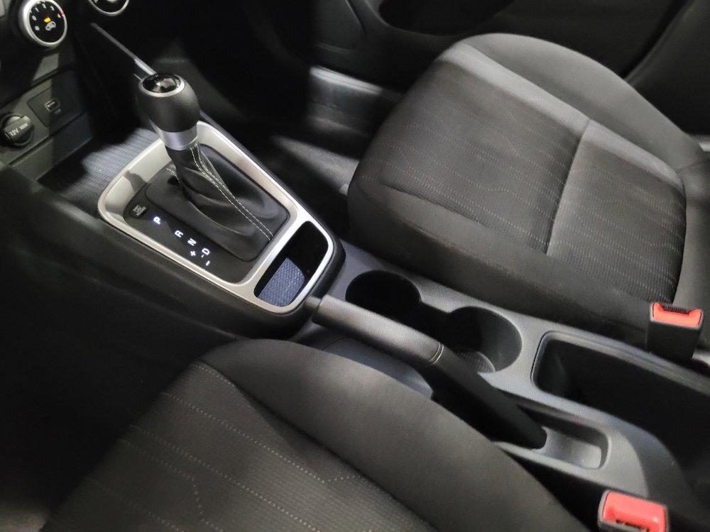 Used 2021 Hyundai Venue SE FWD image 26