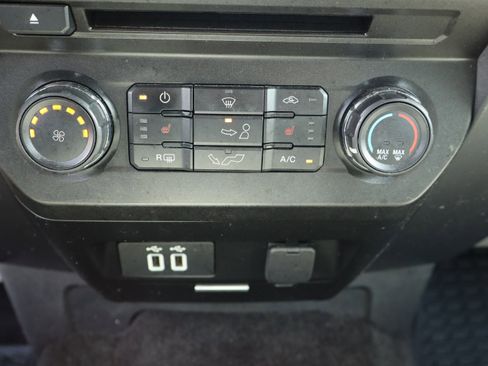 Used 2018 Ford F150 XLT w/ Equipment Group 302A Luxury AWD/4WD image 41