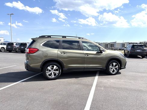 Used 2025 Subaru Ascent Premium image 8