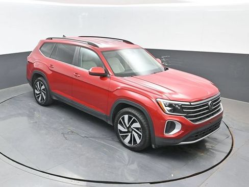 Used 2024 Volkswagen Atlas SE AWD/4WD image 17
