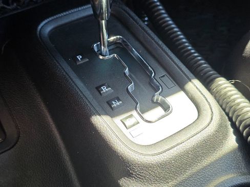 Used 2013 Jeep Wrangler Rubicon w/ PWR Convenience Group AWD/4WD image 43