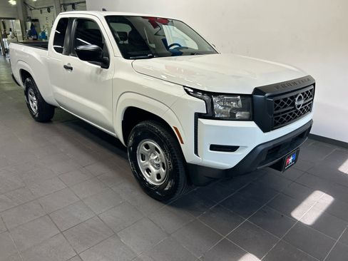 Used 2022 Nissan Frontier S RWD image 2