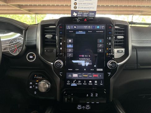 Used 2025 RAM 1500 Laramie w/ Sport Appearance Package AWD/4WD image 16