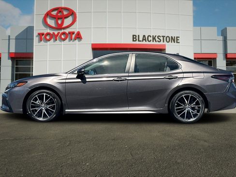 Certified 2024 Toyota Camry SE FWD image 6
