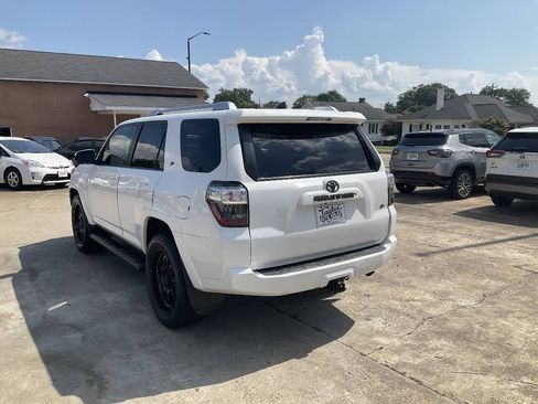 Used 2016 Toyota 4Runner SR5 RWD image 5