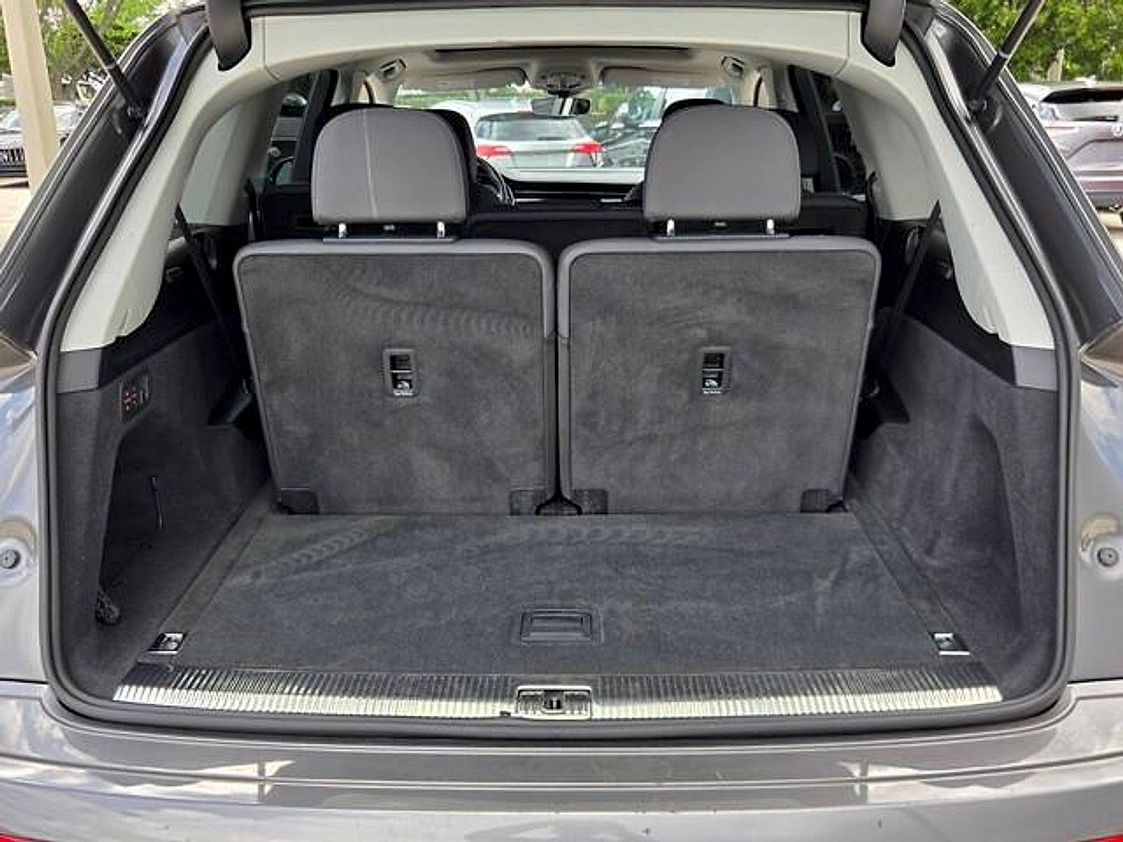 Used 2023 Audi Q7 2.0T Premium Plus w/ Premium Plus Package AWD/4WD image 13