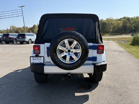 Used 2015 Jeep Wrangler Unlimited Sahara w/ Connectivity Group image 4