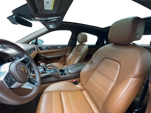 Used 2021 Porsche Cayenne Coupe AWD/4WD image 19