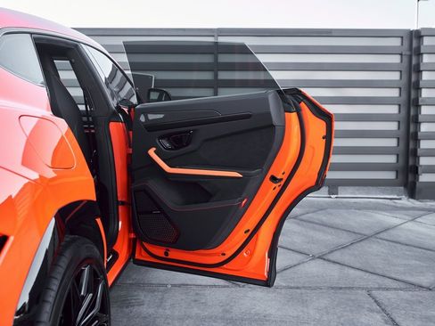 Used 2025 Lamborghini Urus SE image 24