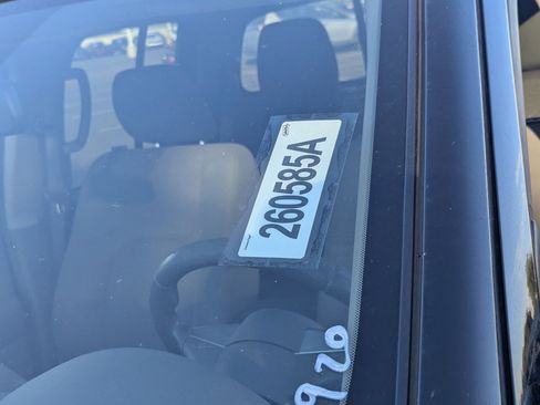 Used 2020 Nissan Frontier SV w/ Midnight Edition Floor Mats image 9