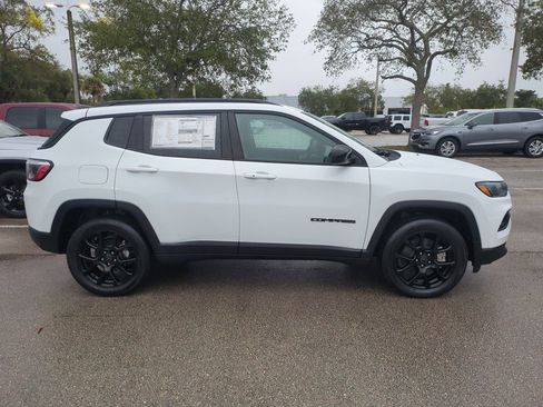 New 2026 Jeep Compass Latitude image 4