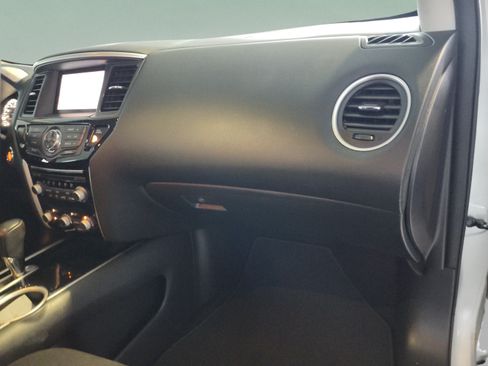 Used 2016 Nissan Pathfinder SV FWD image 20