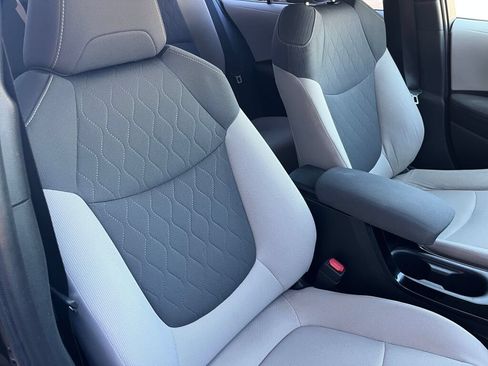 Used 2020 Toyota Corolla LE FWD image 30