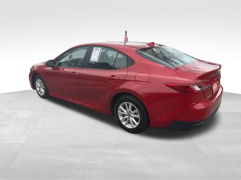 Used 2025 Toyota Camry LE image 15
