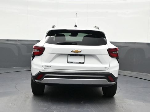 Used 2024 Chevrolet Trax LT FWD image 4