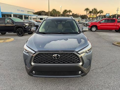 Used 2023 Toyota Corolla Cross XLE image 2