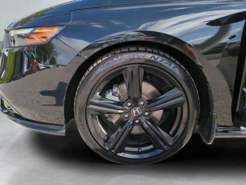 Used 2025 Honda Accord Sport image 31
