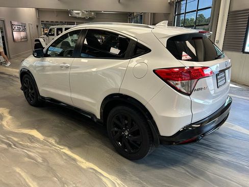 Used 2021 Honda HR-V Sport image 32