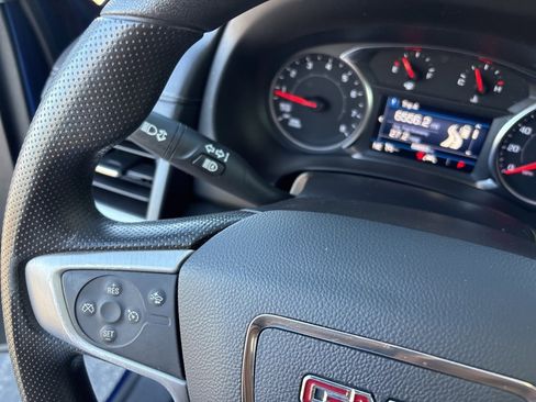 Used 2022 GMC Terrain SLE w/ Driver Convenience Package image 19