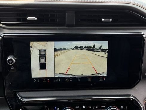 Used 2024 GMC Sierra 1500 AT4 w/ AT4 Premium Package AWD/4WD image 18