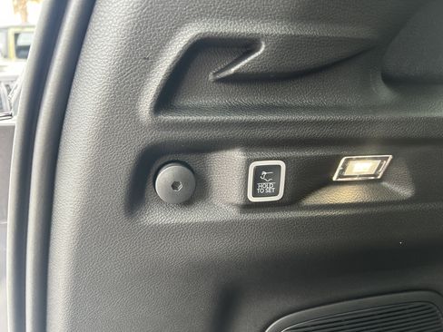 New 2025 Jeep Grand Cherokee L Limited w/ Luxury Tech Group II image 8