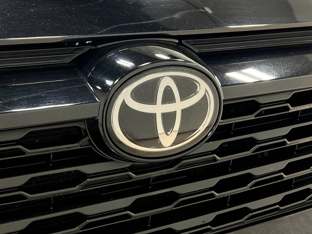 Used 2020 Toyota RAV4 XLE AWD/4WD image 37