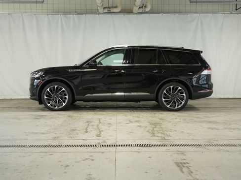 Used 2025 Lincoln Aviator Reserve w/ Equipment Group 201A image 2