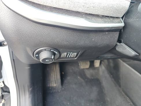 Used 2023 Jeep Compass Latitude AWD/4WD image 17