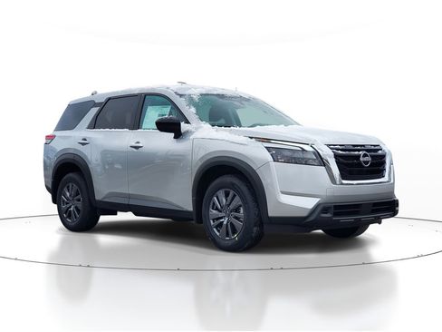 New 2025 Nissan Pathfinder S image 4