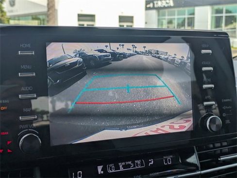 Used 2022 Toyota Sienna XSE image 25