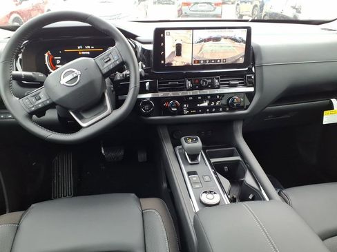 New 2026 Nissan Pathfinder SL image 9