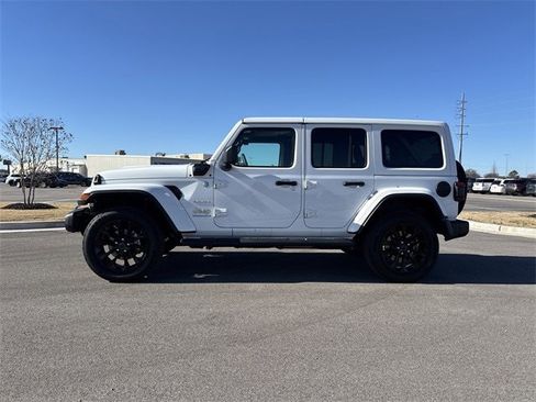 Used 2024 Jeep Wrangler Unlimited Sahara image 2