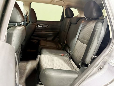 Used 2018 Nissan Rogue S image 28