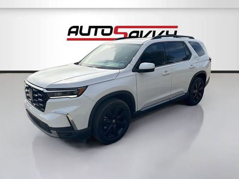 Used 2023 Honda Pilot Touring image 3