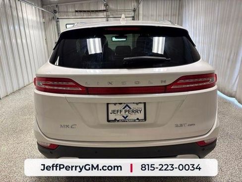 Used 2017 Lincoln MKC Reserve w/ Lincoln MKC Climate Package AWD/4WD image 4