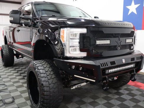 Used 2017 Ford F350 Platinum w/ Platinum Ultimate Package AWD/4WD image 20