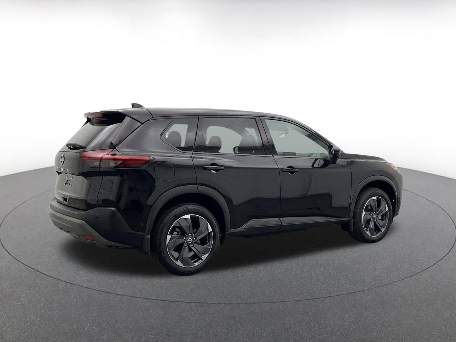 Used 2025 Nissan Rogue SV FWD image 8