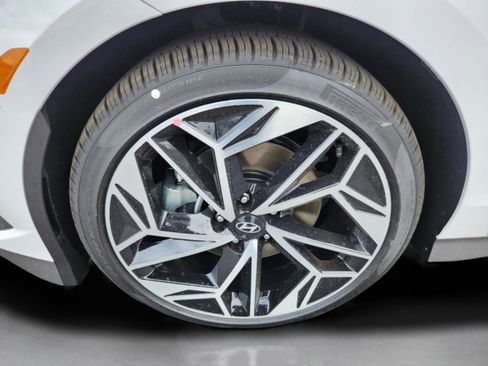 New 2025 Hyundai Ioniq 6 SEL image 29