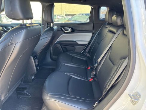 Used 2025 Jeep Compass Limited image 28