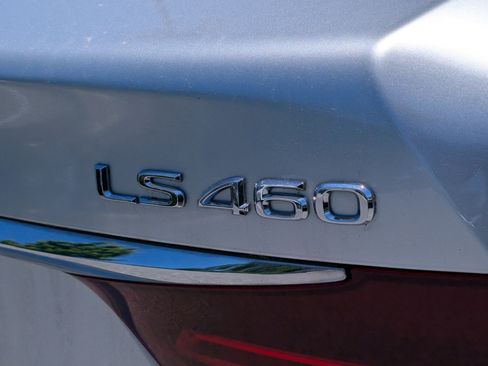 Used 2013 Lexus LS 460 AWD w/ Comfort Pkg image 9