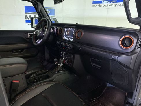Used 2023 Jeep Gladiator Mojave w/ Cold Weather Group AWD/4WD image 35