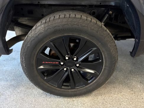 Used 2019 Ford F150 Lariat w/ Equipment Group 502A Luxury AWD/4WD image 26